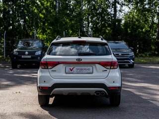 2019 Kia Rio X-Line IV, белый, 1586000 рублей, вид 4