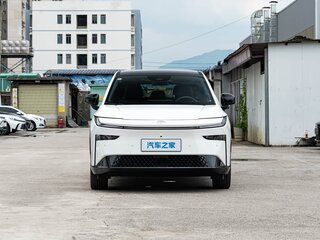 2026 Toyota bZ3X 58.3 kWh, белый, 2850000 рублей, вид 3