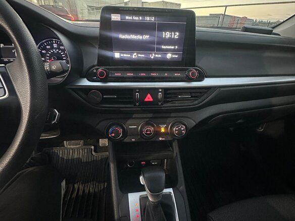 2023 Kia Forte III Рестайлинг, чёрный, 1600000 рублей - вид 8