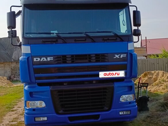 2004 DAF XF 95, синий, 4000000 рублей