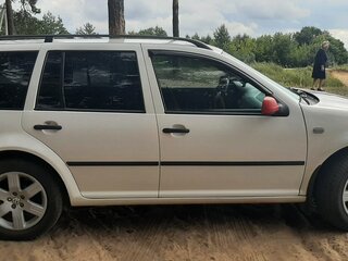 2003 Volkswagen Golf IV, белый, 450000 рублей, вид 3