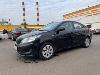 2013 Kia Rio III, чёрный, 700000 рублей, вид 1