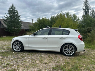 2010 BMW 1 серии 118i I (E81/E82/E87/E88) Рестайлинг, белый, 850000 рублей, вид 2