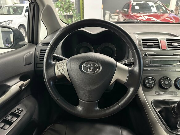 2008 Toyota Auris I, чёрный, 576000 рублей - вид 6