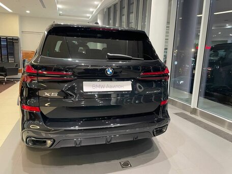 2025 BMW X5 30d IV (G05/G18) Рестайлинг, чёрный, 17749900 рублей, вид 4