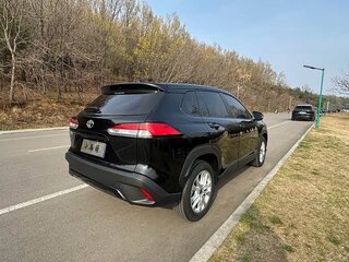 2022 Toyota Corolla Cross I, чёрный, 1950000 рублей, вид 4