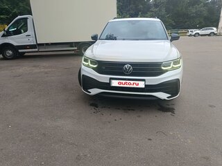2021 Volkswagen Tiguan II Рестайлинг, белый, 2750000 рублей, вид 1