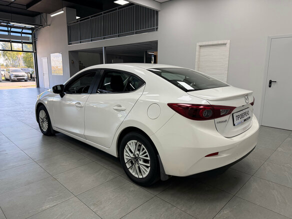 2014 Mazda 3 III (BM), белый, 1380000 рублей - вид 4