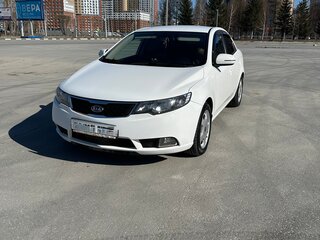 2011 Kia Cerato 6-speed II, белый, 760000 рублей, вид 2