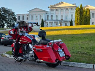 2010 Harley-Davidson CVO Street Glide, красный, 1000000 рублей, вид 2