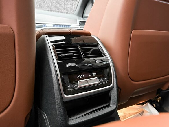 2023 BMW X7 40i I (G07) Рестайлинг, зелёный, 11790000 рублей - вид 27