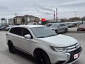 2015 Mitsubishi Outlander III Рестайлинг 2, белый, 1850000 рублей - вид 2
