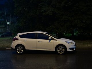 2017 Ford Focus III Рестайлинг, белый, 800000 рублей, вид 3
