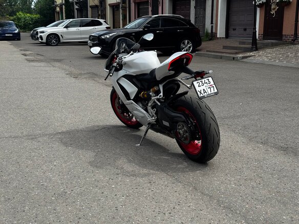 2023 Ducati Panigale V2, белый, 1800000 рублей - вид 2