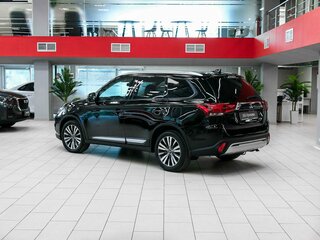 2019 Mitsubishi Outlander III Рестайлинг 3, чёрный, 1840000 рублей, вид 4
