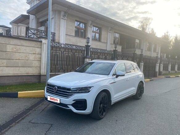2019 Volkswagen Touareg III, белый, 5650000 рублей - вид 18
