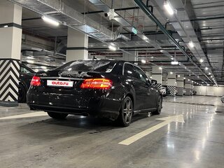 2011 Mercedes-Benz E-Класс 200 7G-Tronic IV (W212, S212, C207), чёрный, 1400000 рублей, вид 3