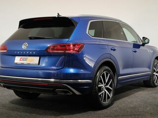 2018 Volkswagen Touareg III, синий, 3600000 рублей, вид 5