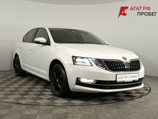 2017 Skoda Octavia III (A7) Рестайлинг, белый, 1560000 рублей, вид 1