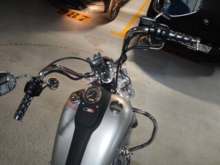 2008 Harley-Davidson Street Bob, серебристый, 800000 рублей, вид 4
