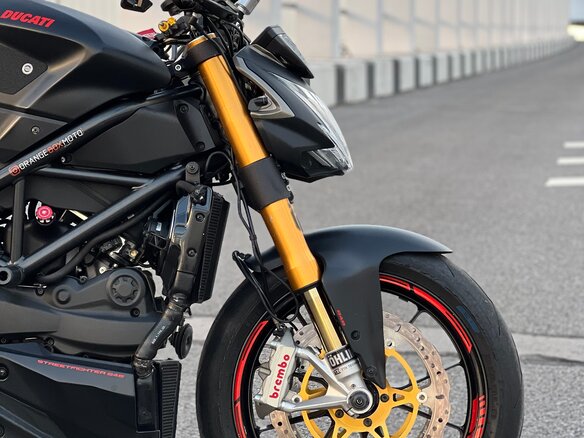 2012 Ducati Streetfighter, чёрный, 700000 рублей - вид 4