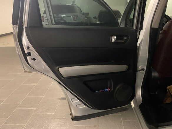 2014 Nissan X-Trail II Рестайлинг, серебристый, 2000000 рублей - вид 28