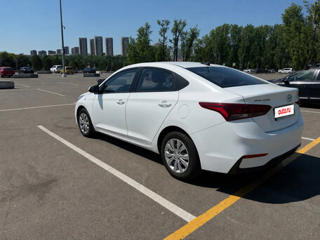 2018 Hyundai Solaris II, белый, 799000 рублей, вид 3