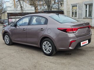 2019 Kia Rio IV, коричневый, 1350000 рублей, вид 4