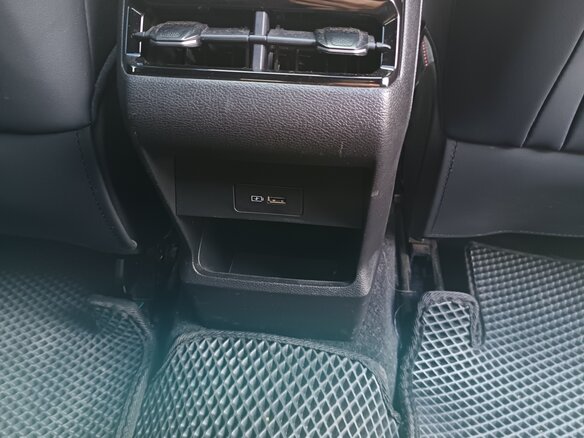 2024 Geely Coolray (Binyue Cool) I Рестайлинг, белый, 2000000 рублей - вид 15