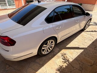 2018 Volkswagen Passat (North America and China) I Рестайлинг, белый, 2000000 рублей, вид 2