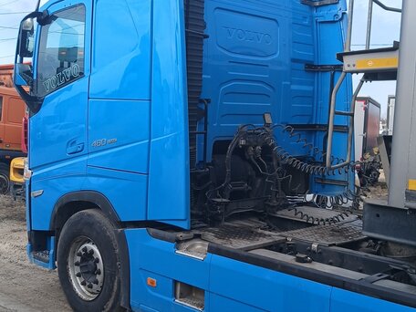 2021 Volvo FH 540, синий, 9392000 рублей, вид 4