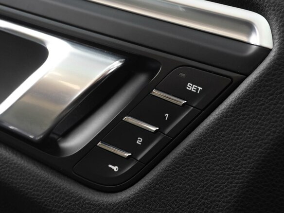 2018 Porsche Macan I, коричневый, 4269000 рублей - вид 21