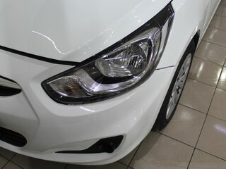 2013 Hyundai Solaris I, белый, 830000 рублей, вид 4
