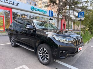 2021 Toyota Land Cruiser Prado 150 Series Рестайлинг 3, чёрный, 6299000 рублей, вид 3