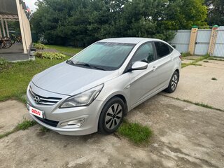 2014 Hyundai Solaris I Рестайлинг, серебристый, 750000 рублей, вид 1