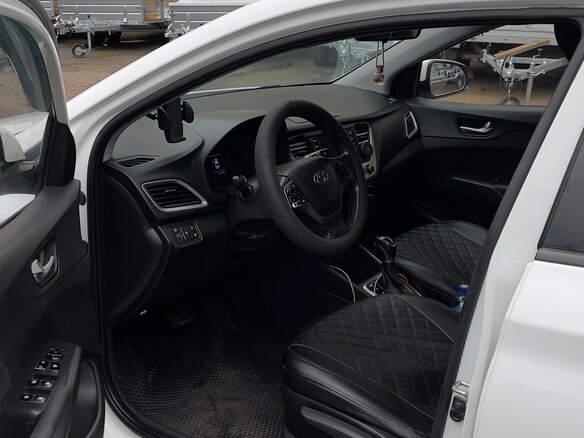2017 Hyundai Solaris II, белый, 825000 рублей - вид 10