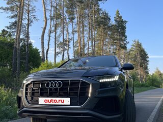 2020 Audi Q8 45 TDI I (4M), серый, 7800000 рублей, вид 3