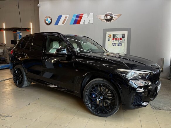 2020 BMW X5 45e IV (G05/G18), чёрный, 6850000 рублей - вид 22
