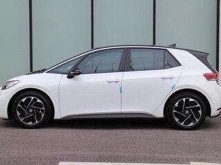 2024 Volkswagen ID.3 57.3 kWh I, белый, 2364505 рублей, вид 4