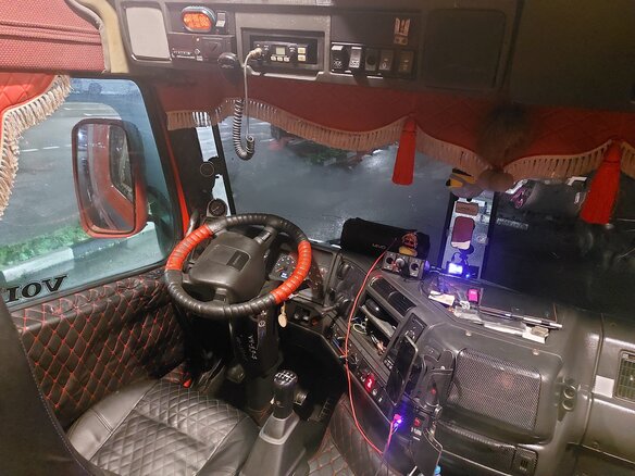 1997 Volvo FH, красный, 1500000 рублей - вид 3