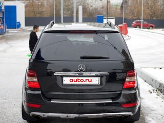 2009 Mercedes-Benz M-Класс 300 II (W164) Рестайлинг, чёрный, 1400000 рублей, вид 4