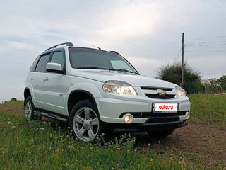 2015 Chevrolet Niva I Рестайлинг, белый, 800000 рублей, вид 4