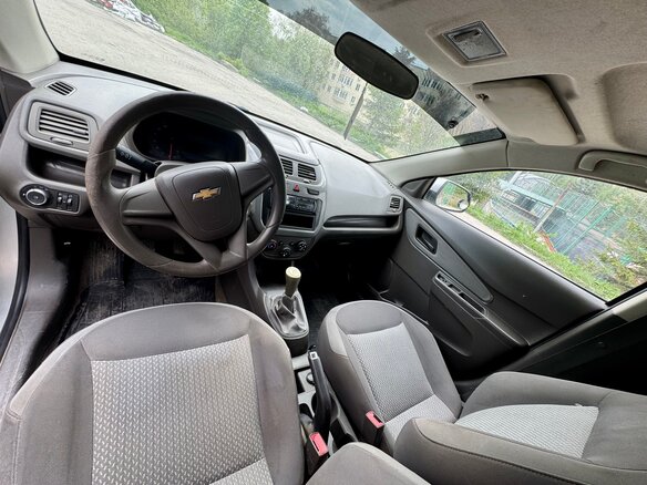 2014 Chevrolet Cobalt II, серебристый, 550000 рублей - вид 5