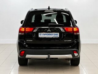 2017 Mitsubishi Outlander III Рестайлинг 2, чёрный, 1780000 рублей, вид 3