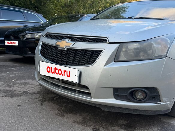 2011 Chevrolet Cruze I, серебристый, 435000 рублей