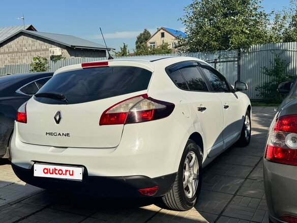 2011 Renault Megane III, белый - вид 3