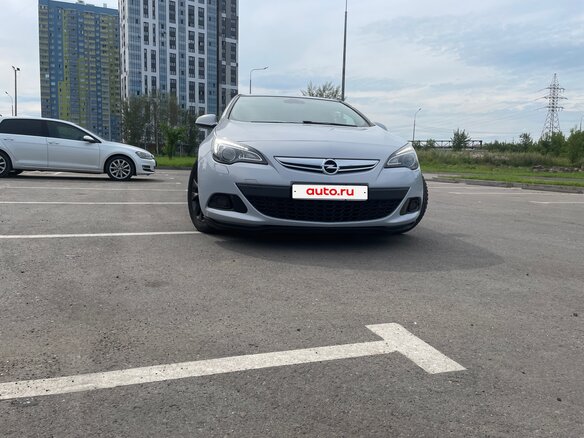 2012 Opel Astra GTC J Рестайлинг, белый, 750000 рублей - вид 1