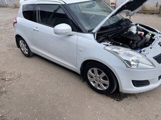 2013 Suzuki Swift IV Рестайлинг, белый, 690000 рублей, вид 3