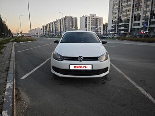 2013 Volkswagen Polo V, белый, 580000 рублей, вид 3