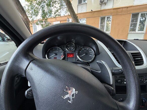 2008 Peugeot 207 I, чёрный, 285000 рублей - вид 4